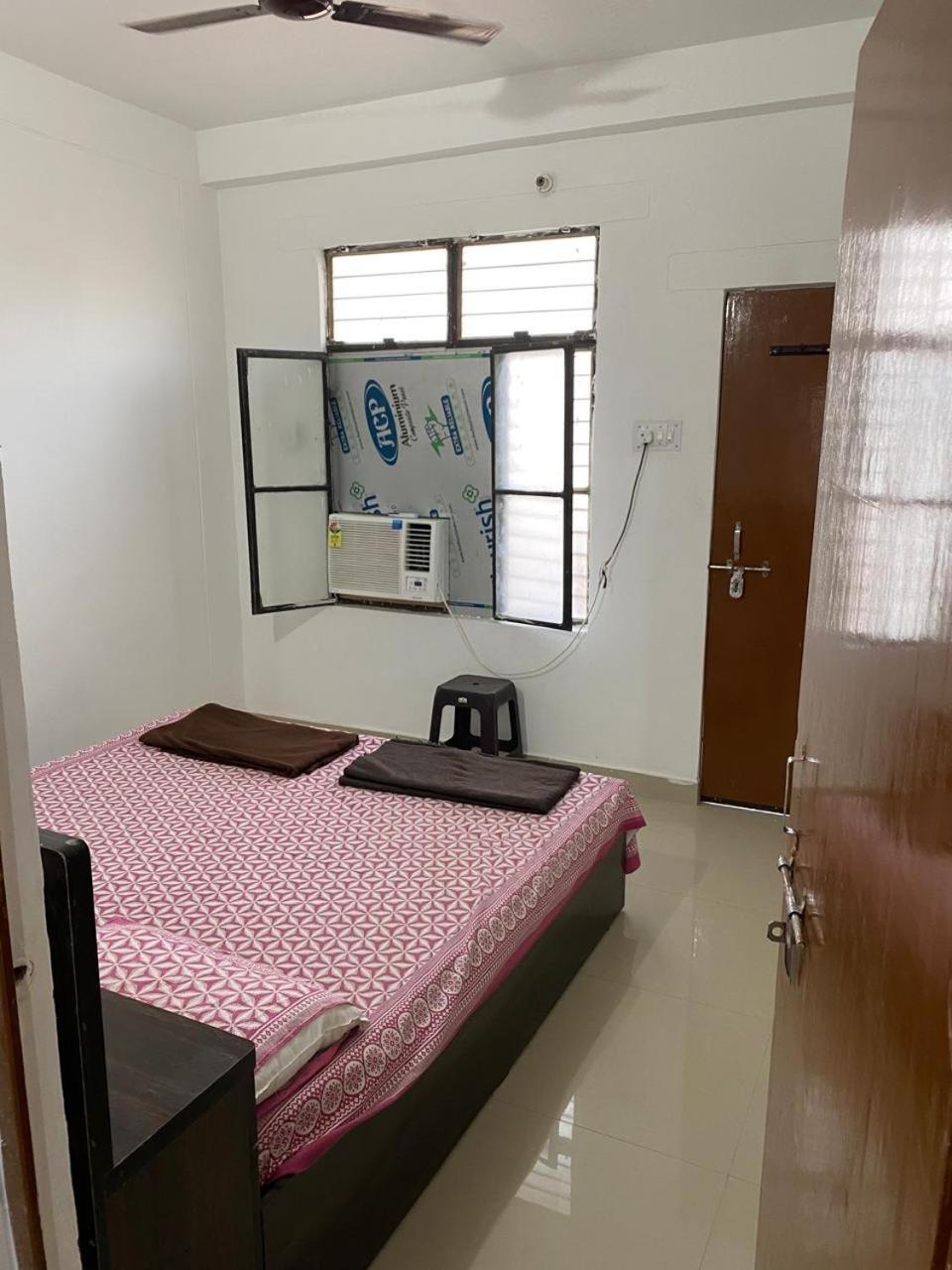 Sriram Homestay 01 Km To Sri Ram Mandir Ayodhya Exterior photo