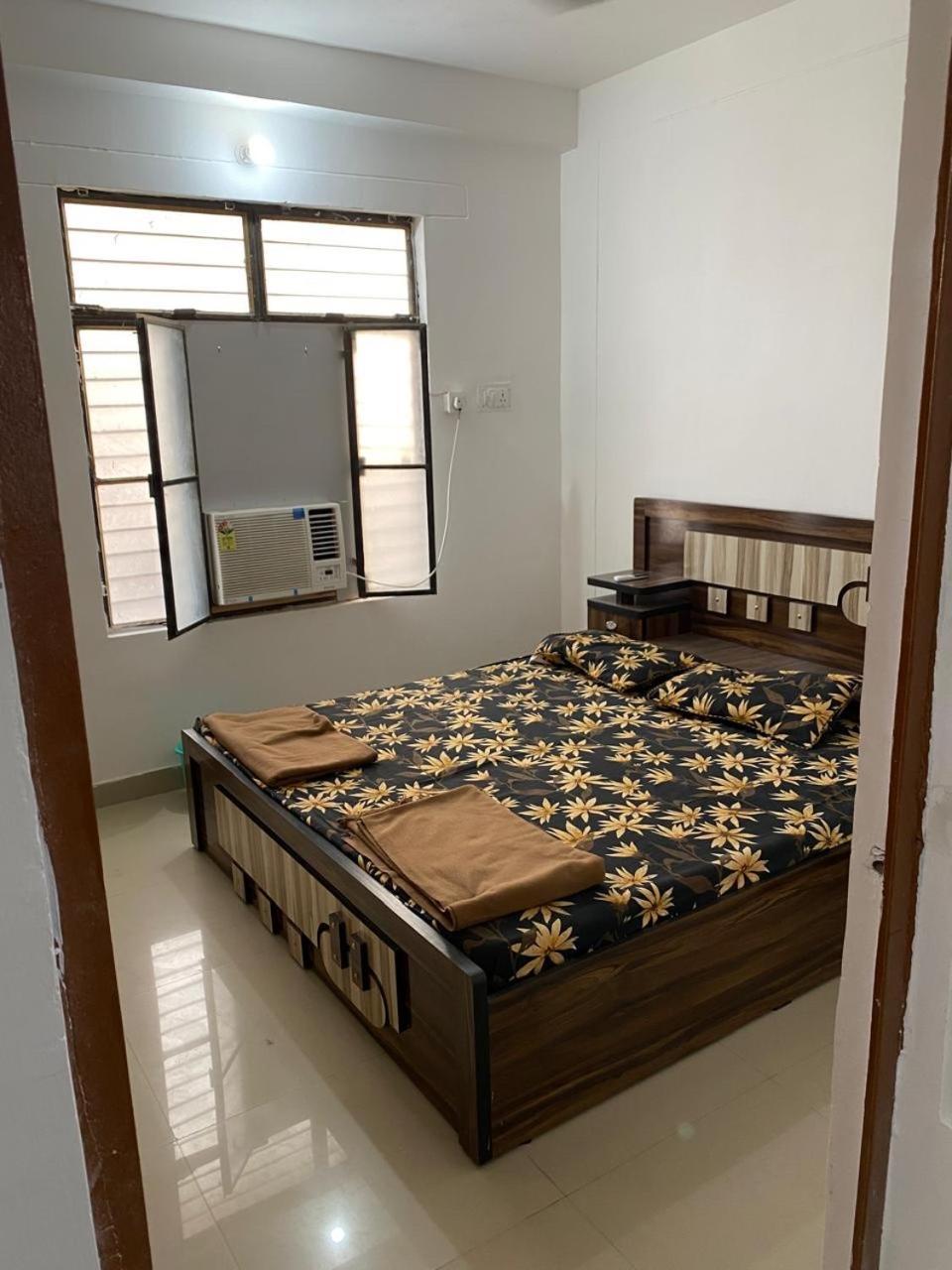 Sriram Homestay 01 Km To Sri Ram Mandir Ayodhya Exterior photo